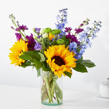 Load image into Gallery viewer, Catching Rays Bouquet
