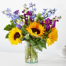 Load image into Gallery viewer, Catching Rays Bouquet
